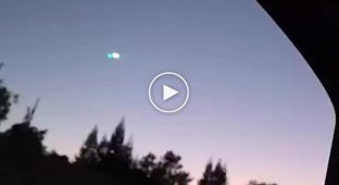 Момент падения санитарного вертолета на шоссе в Калифорнии попал на видео