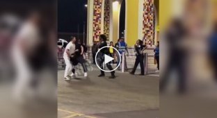 In Texas, a police officer got into a street fight and shook hands with his attackers