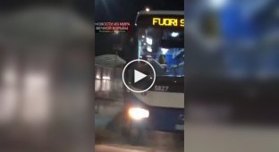 В Милане пассажир справил нужду прямо в салоне автобуса