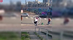 Попытка трюка на перилах закончилась болезненным падением