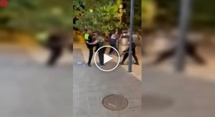 Разговор не помог: в Барселоне полиция жестко разобралась с мигрантами