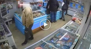 A man stole a whole crab from a store in Balashikha