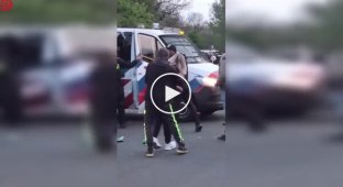 Протест против центра для беженцев перерос в беспорядки