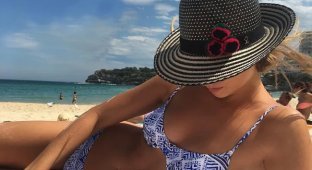 Izi Simundik - Girl of the Day