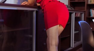 Olivia Honey - Girl of the Day