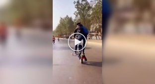 A dangerous motorcycle stunt ended in a fall