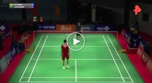 Chinese badminton player dies on court during competition