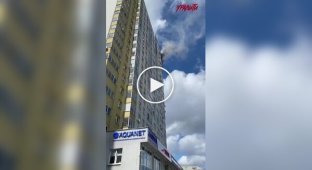 A man fell from the twentieth floor during a fire in Yekaterinburg