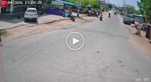 ДТП на перекрестке: мужчина оказался под сеном