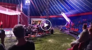 A circus stunt ended in injuries for an acrobat