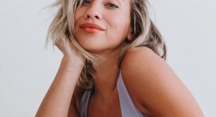 Вики Юстис - Девушка Дня