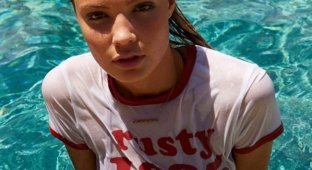 Девушка дня - Juliette Perkins