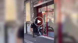 A migrant stole a vacuum cleaner and attempted to rob a store