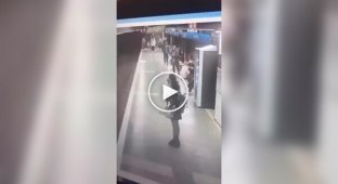 In the UK, an aggressive migrant attacked local residents