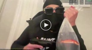 Живий заручник в акваріумі: стример заробив 255 тисяч доларів, погрожуючи застрелити золоту рибку