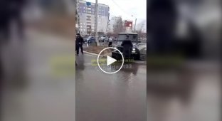 Drivers in Barnaul have their own road rules