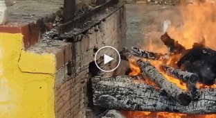 Short video of traditional cremation in Thailand