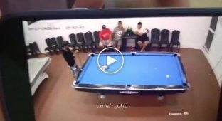 Нападение на посетителей бильярдной в Эквадоре