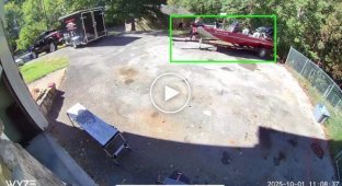 Пішов на дно: спроба хлопця пересунути човен закінчилася катастрофою