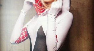 Bright and seductive cosplay girls