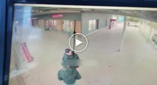 Зустрілися дві самотності на самокатах