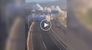 В Чили грузовик с газом взорвался прямо на дороге