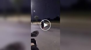 Це шедевр. Що ж ним не живеться спокійно