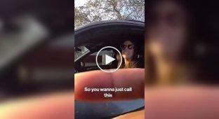 Полицейский обвинил автомобилистку в том, что она разговаривала по телефону за рулем