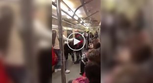 Движуха в киевском метро