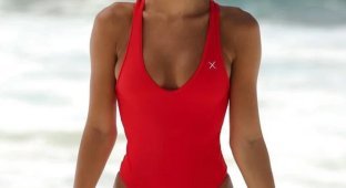 Забавные линии загара у красивых девушек