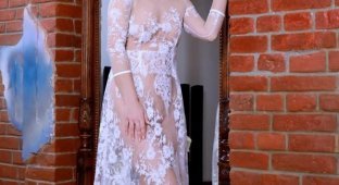 Очаровательная блондинка Хилари Винд