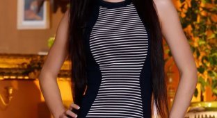Изящная брюнетка Anie Darling