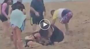 Lightning strikes holidaymakers on a beach in Puerto Rico