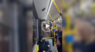 In Volgograd, teenagers brutally beat a man on a bus