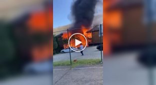 Massive fire in Russia at the Kuban tourist base caught on video