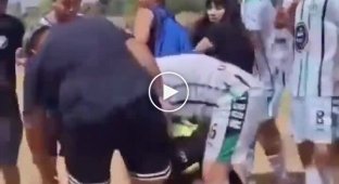 Referee brutally beaten after match in Argentina: attack caught on video