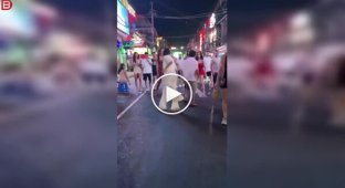 На Пхукеті «ледибої» показали, що вміють постояти за себе