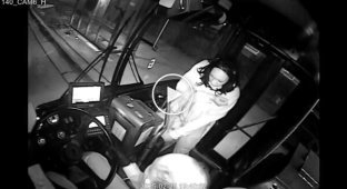 Пассажирка подралась с водителем автобуса