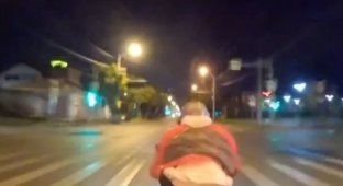 Мотоциклист запечатлел момент собственной гибели (3 фото + 1 видео)