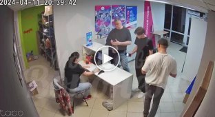 An impatient youth angered a Russian at a pick-up point