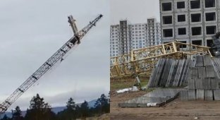 In Russia, a driver died when a crane fell at the construction site of a high-rise building (3 photos + 2 videos)