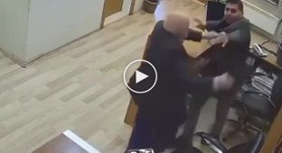 In Turkey, a pensioner attacked an administrative employee.