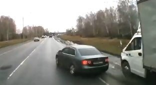 Дуже дурне випередження призвело до поганих наслідків (2 фото + 2 відео)