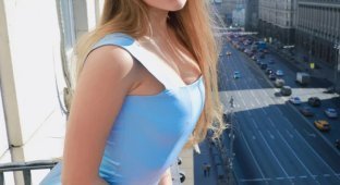 Alina Petite солнечным утром
