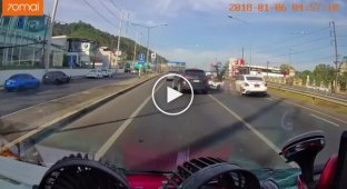 Очень болезненный прилет мотоциклистов