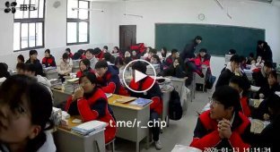 Подросток напал на одноклассника в китайской школе