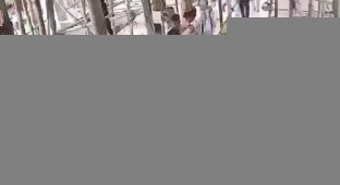 Обвалення частини храму, що будується в Індії