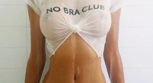 Cuties from the "No Bra" club