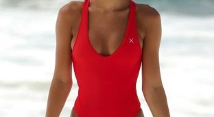 Забавный загар у красивых девушек