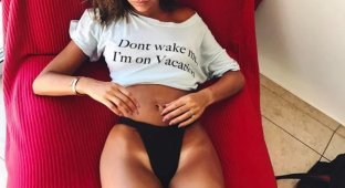 Девушка дня - Emily Shakarji